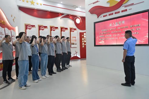 重温红色岁月 共话经典篇章 | 五彩堂党委开展庆建党103周年红色阅读活动
