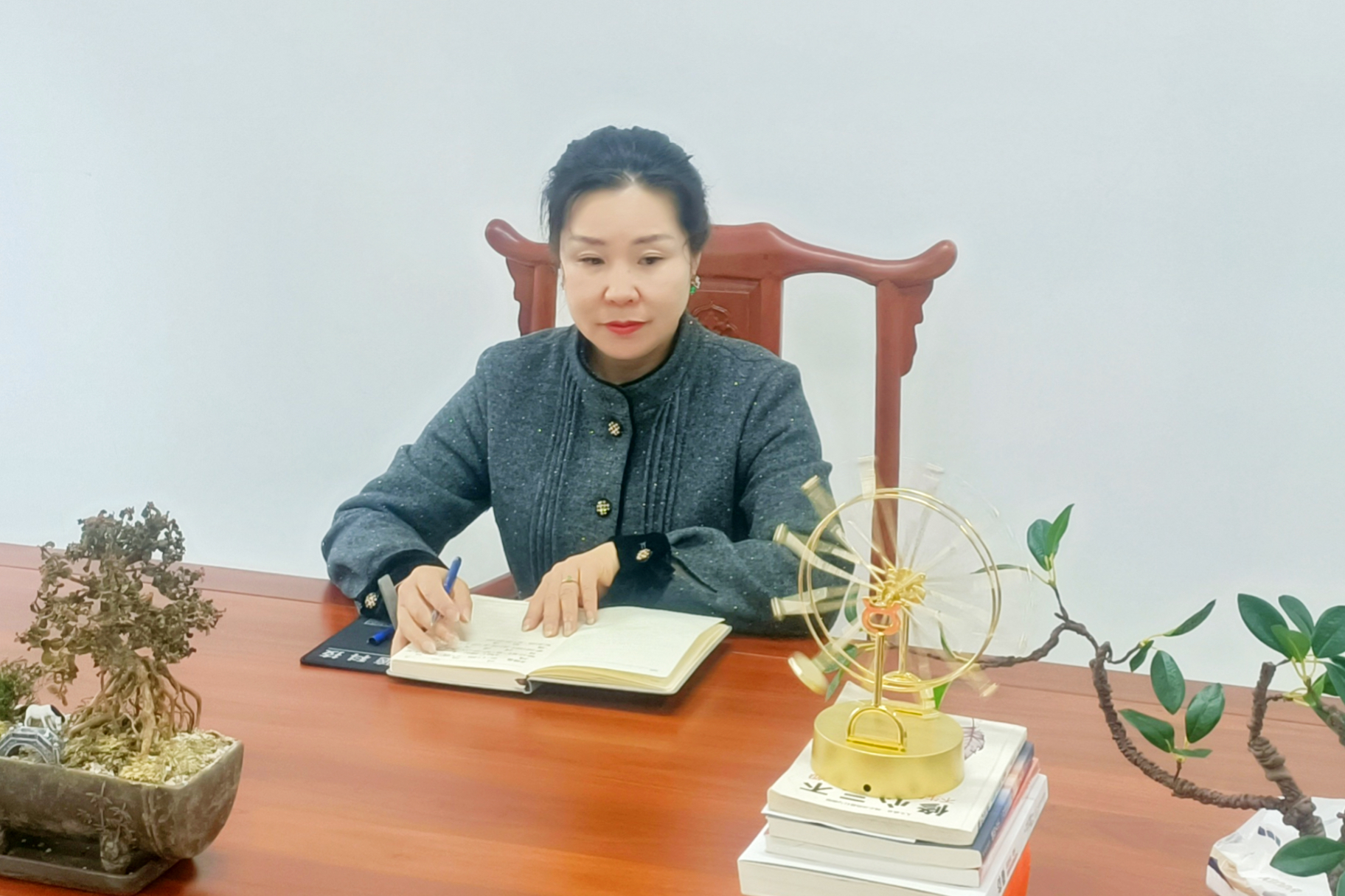 真正的热爱，铸就销售女王——访五彩堂电缆营销经理杨华
