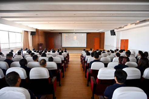 以史为鉴守初心 砥砺奋进启新程——五彩堂股份组织员工集中观看抗战胜利80周年阅兵式